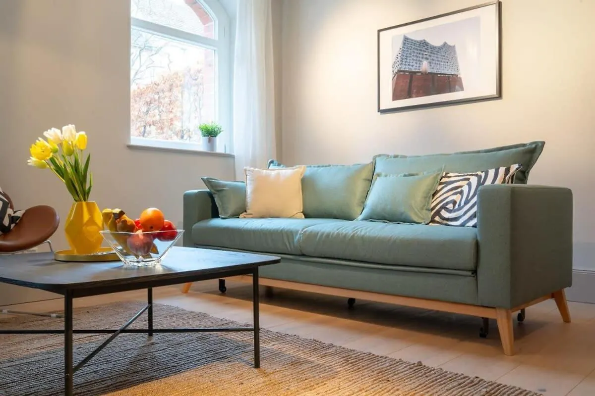 Spacious 3-Bedroom Apartment Near Eilbekpark location