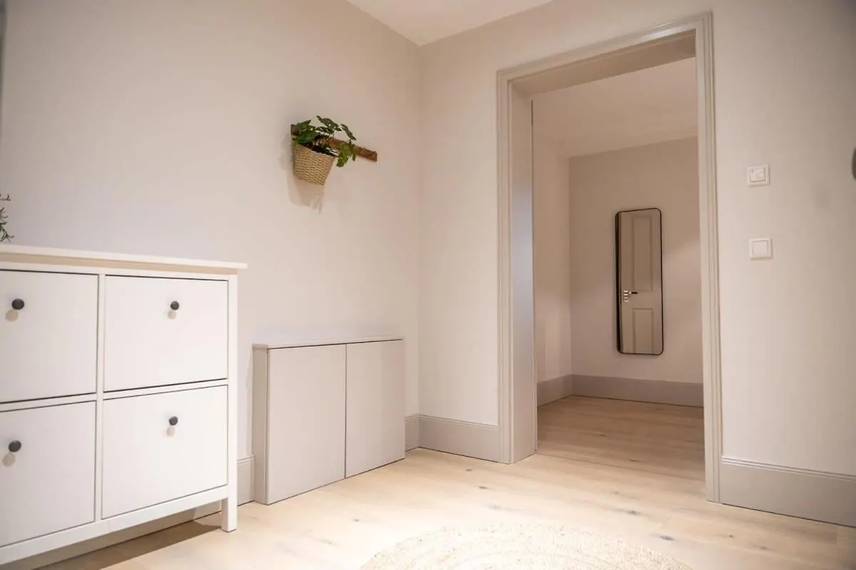 Spacious 3-bedroom apartment near Eilbekpark Hamburg 0*,