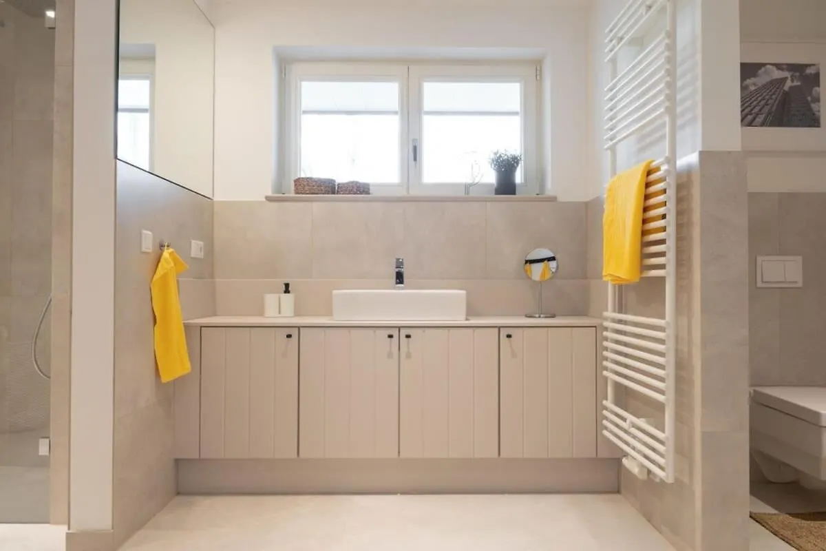Spacious 3-Bedroom Apartment Near Eilbekpark Hamburg 0*,  Niemcy