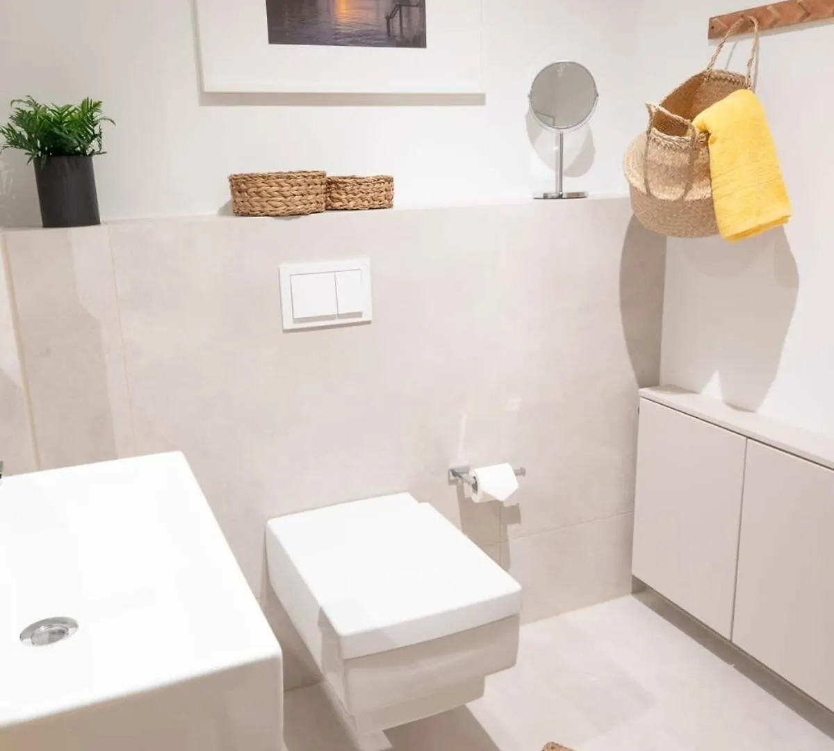 Spacious 3-Bedroom Apartment Near Eilbekpark Hamburg 0*,