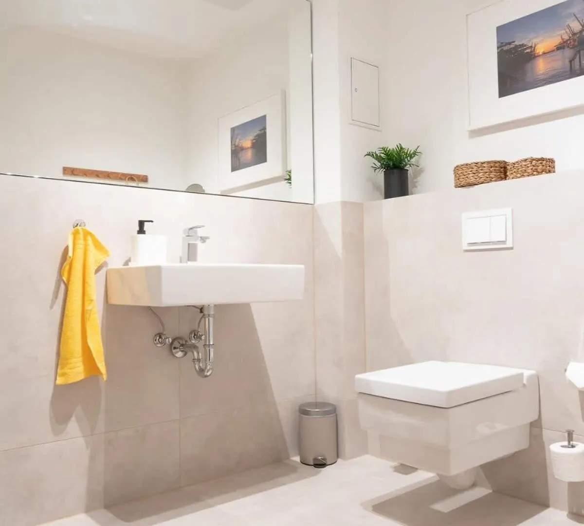 Spacious 3-Bedroom Apartment Near Eilbekpark Hamburg