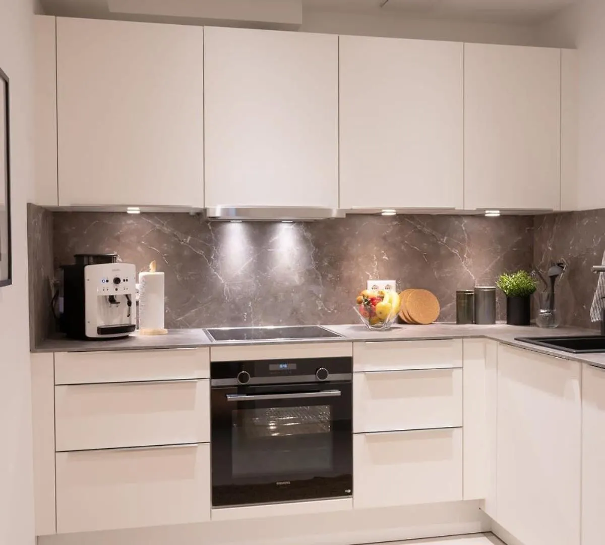 Spacious 3-Bedroom Apartment Near Eilbekpark Hamburg Niemcy